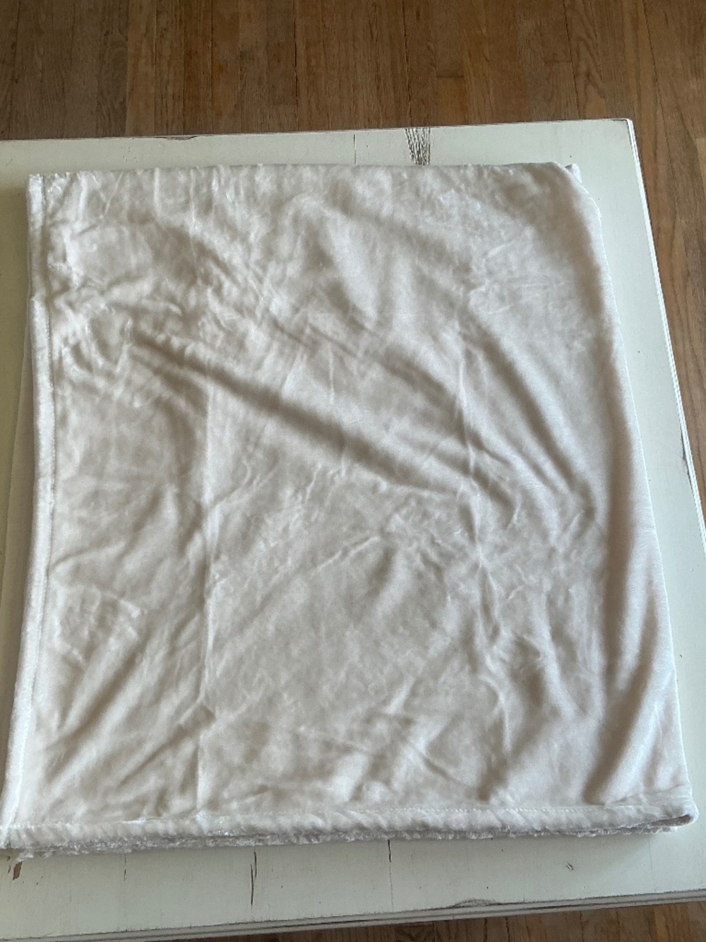 NWOT Berkshire Velvetsoft 60 x 70” Throw Blanket Ecru Off White